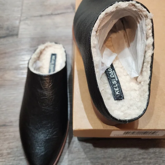 Kelsi Dagger Black Leather Slip-On Shoes - Picture 2 of 4